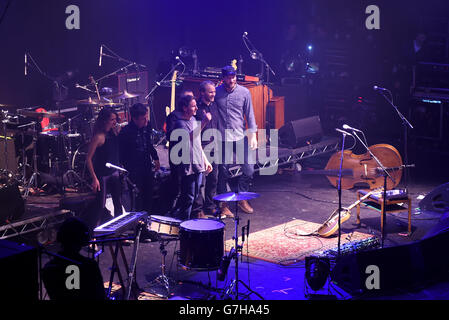 Ben Howard tritt im Winter Wonderland 2014 von XFM im O2 Apollo Manchester auf. Stockfoto