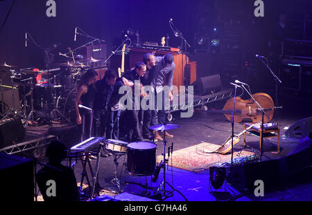 Ben Howard tritt im Winter Wonderland 2014 von XFM im O2 Apollo Manchester auf. Stockfoto