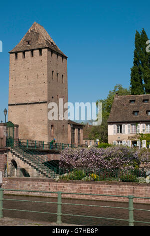 Brückenturm, Wand Stadtbrücke, "Ponts Couverts" gedeckten Brücken, Fluss Ill, Altstadt, UNESCO-Weltkulturerbe Stockfoto