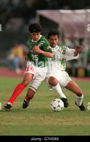 Fußball - Asien 96 Halbfinale - Iran V Saudi Arabien Stockfoto