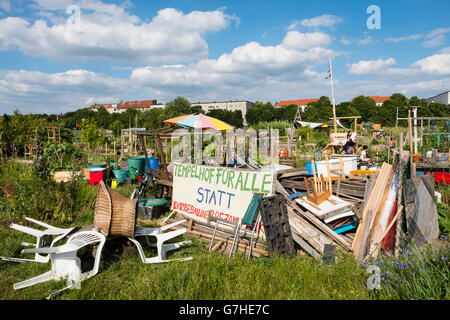 Community-Garten-Projekt am ehemaligen Flughafen Tempelhof Park in Berlin Deutschland Stockfoto