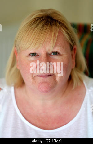 Das Haus von Barbara Strong in Carlisle nach Sturm Desmond, ein halbes Jahr später und die sauber bis in den Fluten zerstört wurde ist immer noch eine gewaltige Aufgabe. Stockfoto