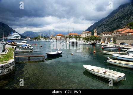 Alten Hafen von Kotor, Montenegro Stockfoto