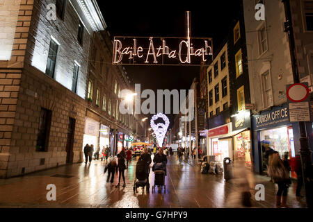 Blick auf die Henry Street im Gebäude bis weihnachten im Stadtzentrum von Dublin. DRÜCKEN SIE VERBANDSFOTO. Bilddatum: Freitag, 12. Dezember 2014. Siehe PA-Story STANDALONE DublinLights. Das Foto sollte lauten: Brian Lawless/PA Wire Stockfoto