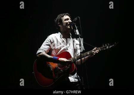 Frank Carter spielt live im XFM Winter Wonderland an der O2 Academy in Brixton, London. DRÜCKEN Sie VERBANDSFOTO. Bilddatum: Mittwoch, 17. Dezember 2014. Siehe PA Story SHOWBIZ XFM. Bildnachweis sollte lauten: Jonathan Brady / PA Wire Stockfoto