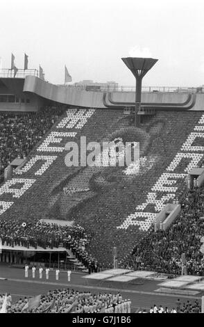 Olympische Spiele 1980 In Moskau - Eröffnungszeremonie - Olympiastadion. Gesamtansicht der Eröffnungsfeier. Stockfoto