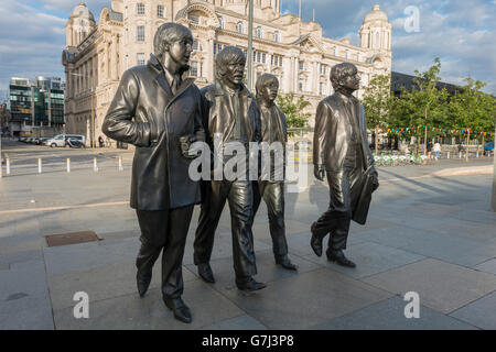 Beatles-Statue von Andrew Edwards Pier Head Liverpool UK Stockfoto