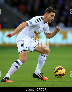 Angel Rangel von Swansea City während des Spiels der Barclays Premier League im Liberty Stadium, Swansea. Stockfoto