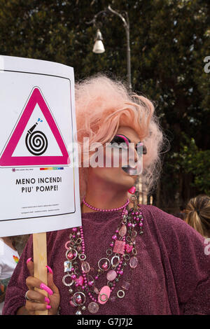 Palermo fand die jährliche Pride Parade in der Innenstadt der Stadt am 18. Juni 2016 statt. Stockfoto