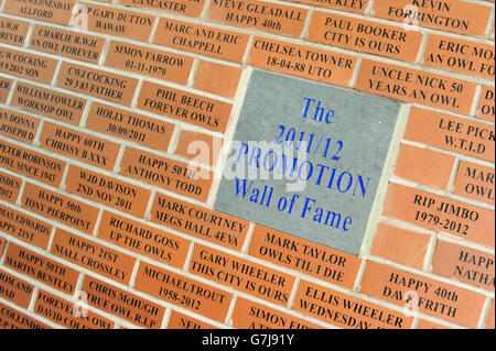 Fußball - Sky Bet Championship - Sheffield Mittwoch gegen Wolverhampton Wanderers - Hillsborough. Ein Überblick über die Promotion Wall of Fame 2011/12 im Hillsborough Stadium, dem Heimstadion von Sheffield Wednesday Stockfoto