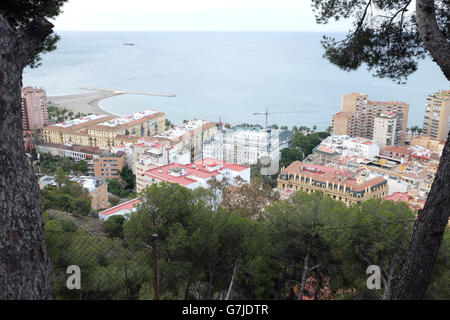 Blick von Gibralfaro, das neue Gran Hotel Miramar (luxuriöse 5-Sterne-Hotel), das wird bis Ende 2016 wiedereröffnet. Stockfoto