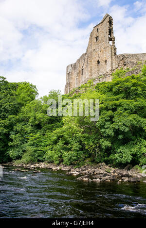 Der River Tees fließt unter Bernard de Balliol mittelalterliche Burg, County Durham, England, UK Stockfoto