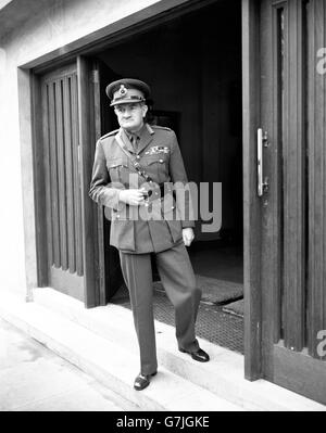 Feldmarschall Sir William Slim, Chef des Generalstabs der Kaiserlichen Marine, am Royal Naval College in Greenwich, wo eine Konferenz über die maritimen Probleme der Zukunft stattfand. Stockfoto