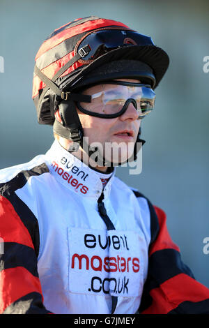 Pferderennen - Southwell Racecourse. Liam Jones, Jockey Stockfoto