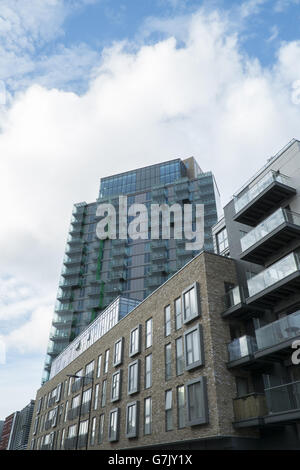 Wohnimmobilien - London. Neubau-Wohnungen in der Sclater Street, in der Nähe des Bahnhofs Shoreditch High Street im Osten Londons. Stockfoto