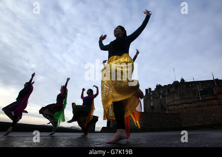 Die Bollywood-Karte, die im Edinburgh Castle von einer Gruppe von Bollywood-Tänzern ins Leben gerufen wurde, zeigt schottische Schauplätze, die in Filmen zu sehen waren. Stockfoto