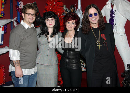 (Von links nach rechts) Jack, Kelly, Sharon und Ozzy Osbourne Stockfoto