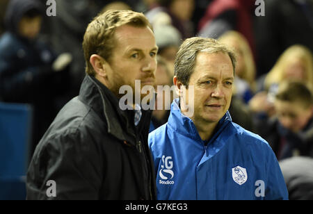 Fußball - Sky Bet Championship - Sheffield Mittwoch gegen Birmingham City - Hillsborough. Sheffield Mittwoch Manager Stuart Gray (rechts) mit Birmingham City Manager Gary Rowett (links) vor dem Spiel Stockfoto