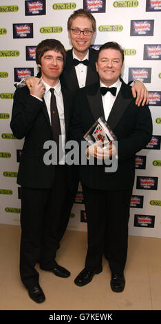 Noel Gallagher mit Stephen Merchant und Ricky Gervais. Stockfoto