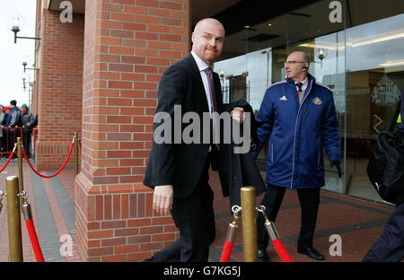 Fußball - Barclays Premier League - Sunderland gegen Burnley - Stadium of Light. Der Manager von Burnley, Sean Dyche, kommt im Stadion des Lichts an Stockfoto