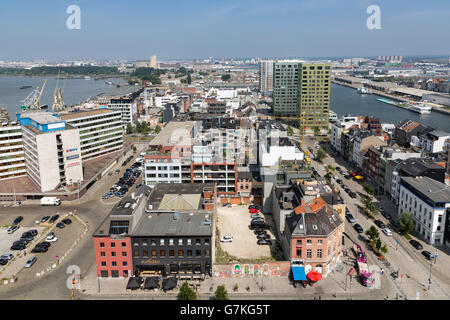 Luftaufnahme von Antwerpen Hafengebiet vom Dach Terrasse Museum MAS im Hafen von Antwerpen, Belgien Stockfoto