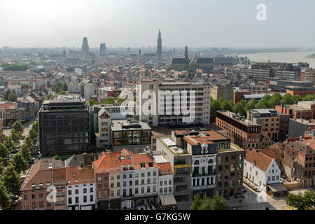 Luftbild von Antwerpen aus Museum MAS Dach Terrasse den Hafen von Antwerpen, Belgien Stockfoto