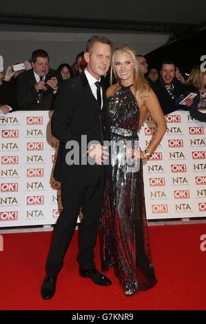 Jeremy Kyle und Frau Carla Germaine kommen für die National Television Awards 2015 in der O2 Arena in London an. Stockfoto