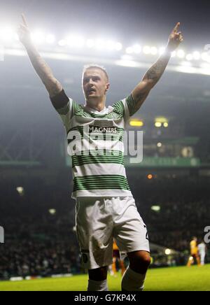 Celtic's Leigh Griffiths feiert Scoring seiner Seiten zweiten Tor des Spiels während der schottischen Premiership im Celtic Park, Glasgow. Stockfoto