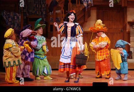 Snow White & die sieben Zwerge - Victoria Palace Theatre Stockfoto