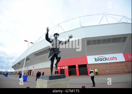 Die Statue des ehemaligen Managers Bob Stokoe vor dem Stadion Von Licht Stockfoto