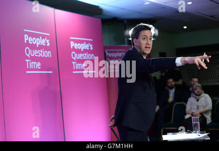 Ed Miliband hält Fragestunde am Plymouth Argyle FC in Plymouth. Stockfoto