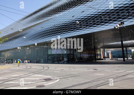 Die neue Messe Basel Haus- und Messe ist eine der neueren Wahrzeichen der Stadt. Stockfoto