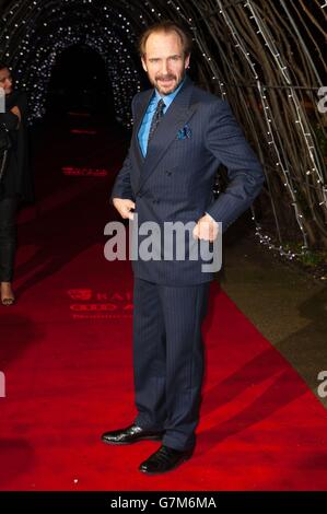 EE BAFTA Nominierte Party, die von Audi - London veranstaltet wird. Ralph Fiennes nimmt an der Audi EE British Academy Film Awards Nominees Party im Kensington Palace, London, Teil. Stockfoto