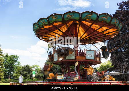 Altes Karussell im Vergnügungspark Stockfoto, Bild 310281306 Alamy