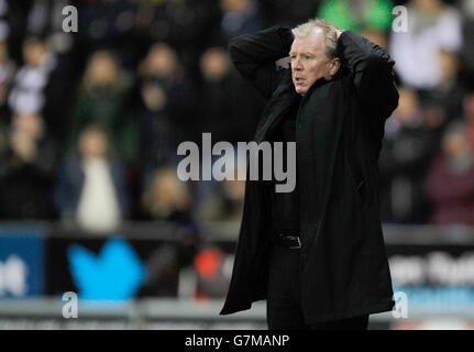 Fußball - Sky Bet Championship - Rotherham United / Derby County - Aessal New York Stadium. Steve McClaren, Manager von Derby County Stockfoto