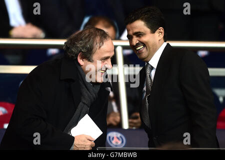 Fußball - UEFA Champions League - 16. Runde - Erstes Bein - Paris Saint-Germain gegen Chelsea- Parc des Princes. UEFA-Präsident Michel Platini (links) auf der Tribüne Stockfoto