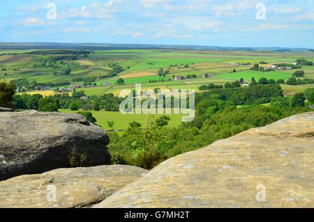 Ansicht der Yorkshire Dales von Brimham Rocks North Yorkshire Stockfoto