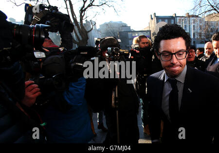 Rory McIlroy kommt am High Court in Dublin an, wo er den ehemaligen Agenten, Conor Ridge's Horizon Sports Management wegen der Kürzung verklagt, die seine Firma von seinen Einnahmen auf und ab Kurs genommen hat. Stockfoto