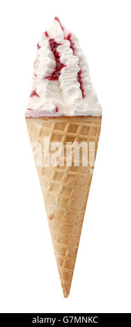 Eis in der Waffelkegel auf dem weißen Hintergrund isoliert. Stockfoto
