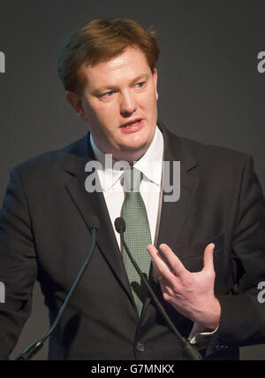 Chief Secretary to the Treasury Danny Alexander spricht beim Core Cities UK Devolution Summit in der Glasgow Royal Concert Hall. Stockfoto