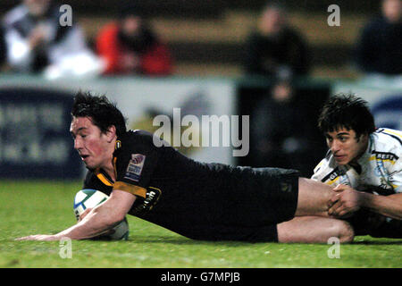 Tom Voyce von London Wasps versucht es gegen Calvisano Stockfoto