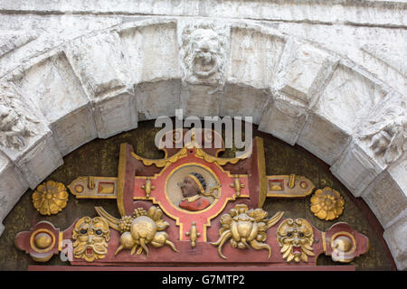 Tallinn, Estland, Haustür (verzierte Holztür) in der Altstadt, Tallinn, Estland, EU, Europa, Ostsee Stockfoto