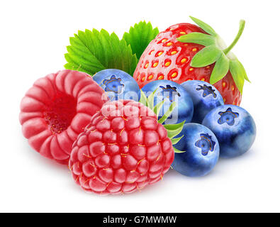 Isolierte frischen Beeren. Himbeeren, Heidelbeeren und Erdbeeren Früchte isoliert auf weiss mit Beschneidungspfad Stockfoto