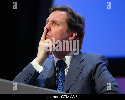 Alan Milburn vor dem Sprechen. Stockfoto