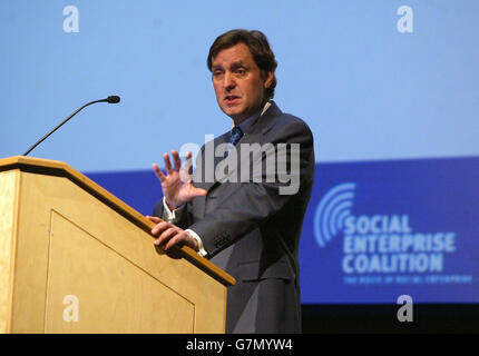 Alan Milburn spricht auf der ersten nationalen Konferenz der Social Enterprise Coalition. Stockfoto