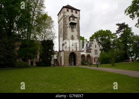 St. Alban-Tor (Tor) ist eine der drei erhaltenen mittelalterlichen Stadttore in Basel, Schweiz. Stockfoto