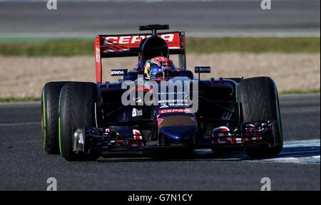 Torro Rosso's Max Verstappen während der Vorsaison-Tests auf dem Circuito de Jerez in Jerez, Spanien. Stockfoto