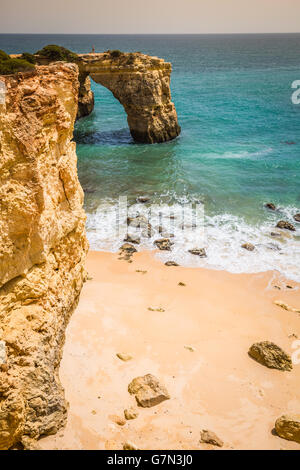 Praia de Albandeira - schöne Küste und Strand der Algarve, Portugal Stockfoto