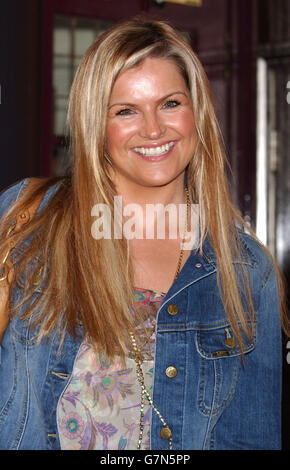 Start DER BRIT Awards 2005 Nominierungen - Park Lane Hotel. Katy Hill. Stockfoto