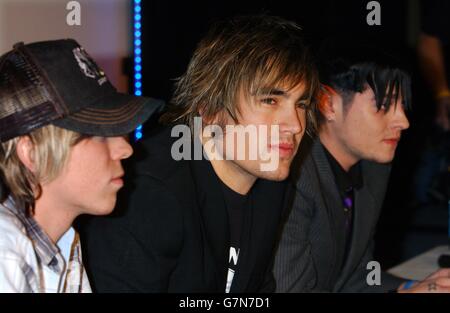 „Busted“ kündigt Split an – Pressekonferenz im Soho Hotel. Von links nach rechts: James Bourne, Charlie Simpson und Matt Willis. Stockfoto